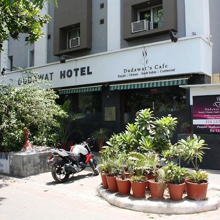 أحمد أباد Hotel Dudawat المظهر الخارجي الصورة