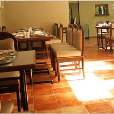أحمد أباد Hotel Dudawat المظهر الخارجي الصورة