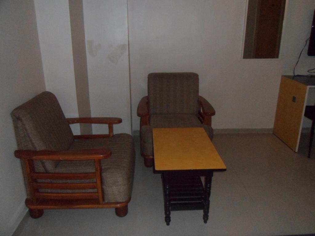 أحمد أباد Hotel Dudawat الغرفة الصورة