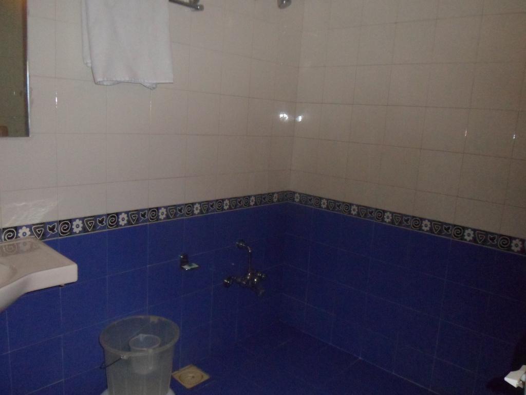 أحمد أباد Hotel Dudawat الغرفة الصورة