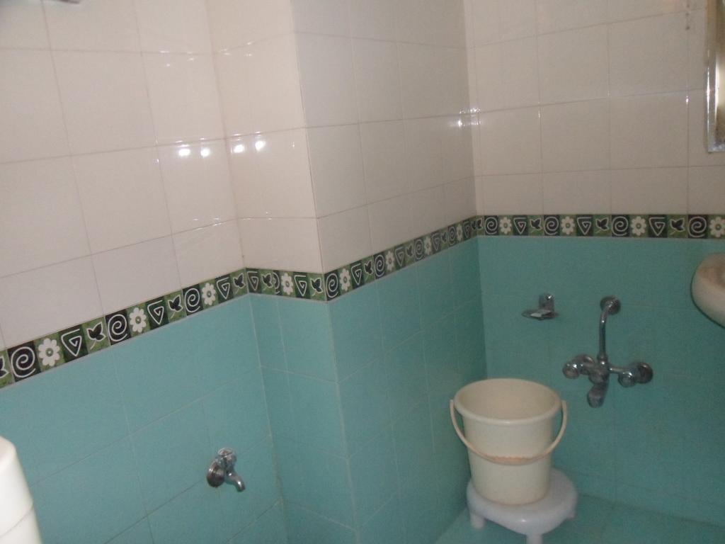 أحمد أباد Hotel Dudawat الغرفة الصورة