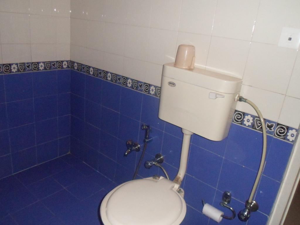 أحمد أباد Hotel Dudawat الغرفة الصورة