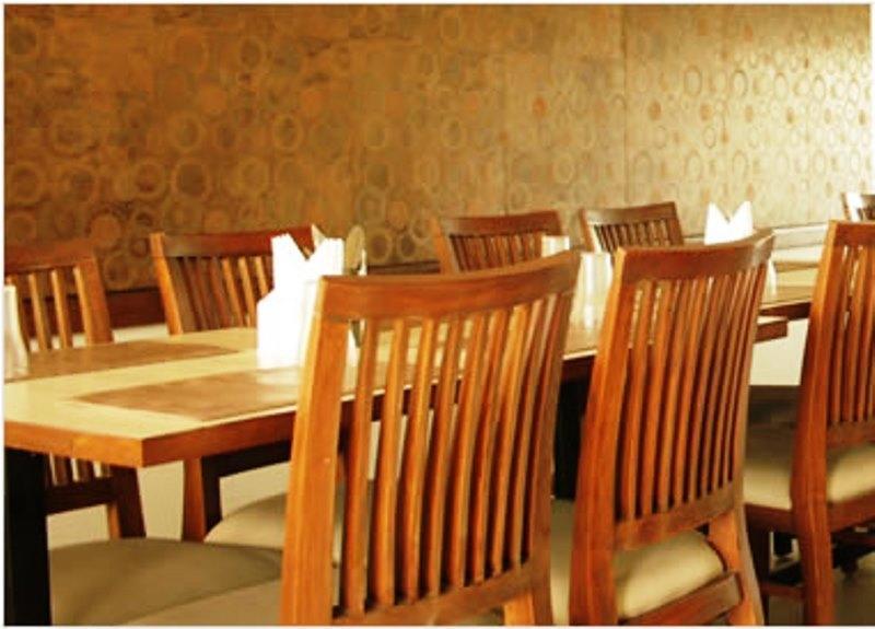 أحمد أباد Hotel Dudawat المظهر الخارجي الصورة