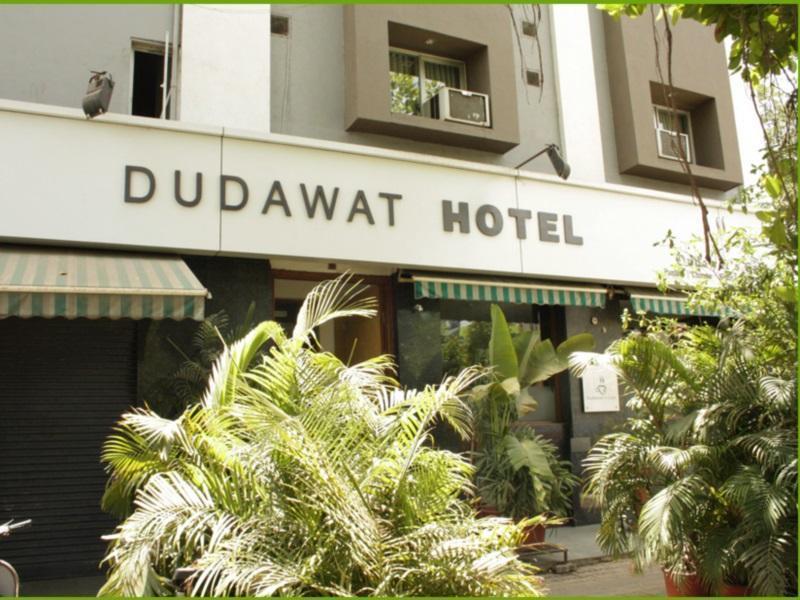 أحمد أباد Hotel Dudawat المظهر الخارجي الصورة